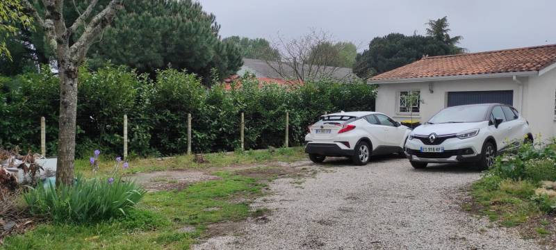 Réhabilitation d'un jardin avec création d'un parking et d'un pas japonais