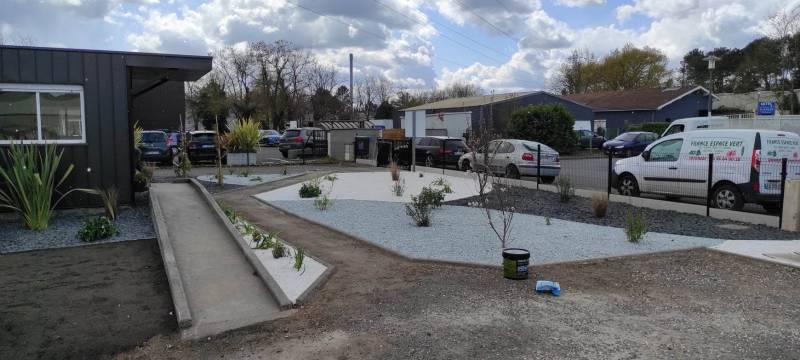 Aménagement de massif à Léognan près de Bordeaux