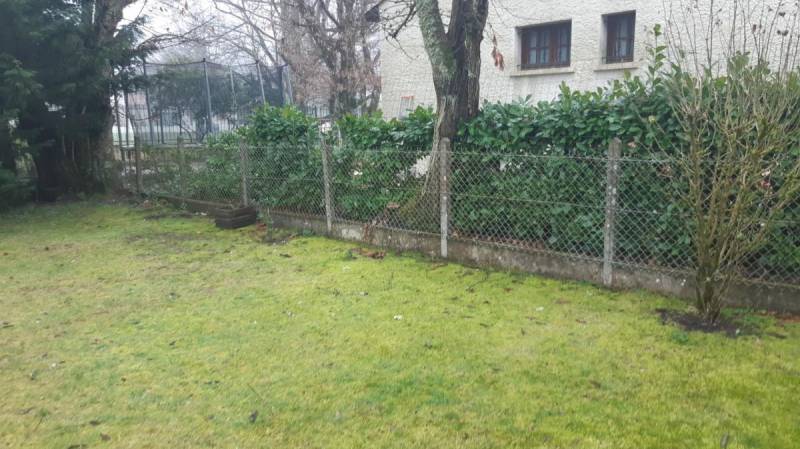 Pose d'une clôture en bois à lame empilable sur Léognan proche de Bordeaux